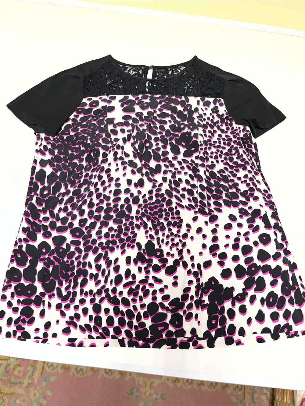 Diane Von Furstenberg Women Size 2 Black & Purple Leopard Print Silk Blouse
